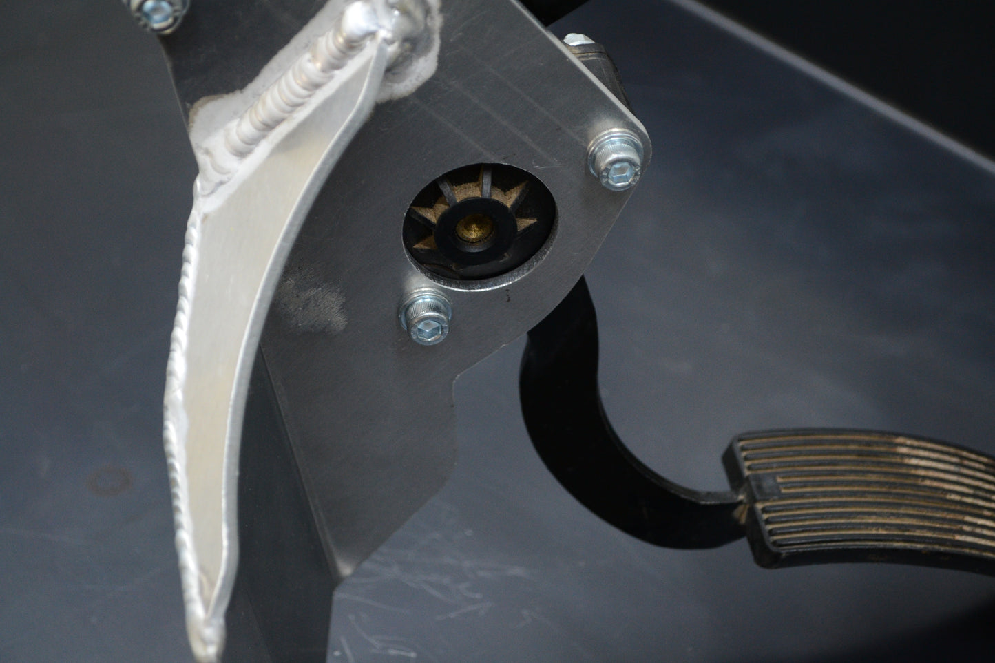 Ford XF /BA fly-by-wire pedal bracket